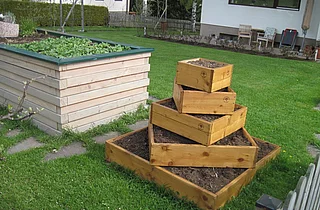 Bau einer Kartoffelpyramide